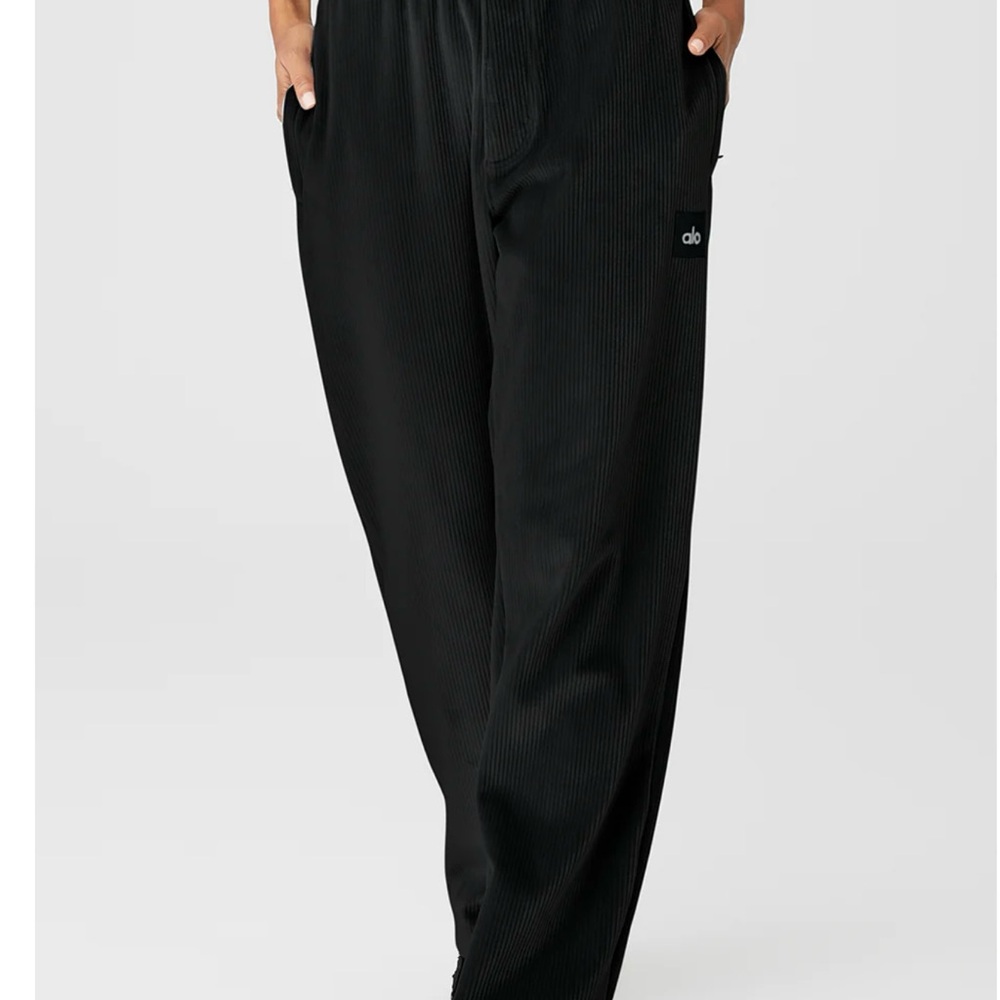 ALO Yoga Baller Velour Black Pants. UNISEX SIZE XS